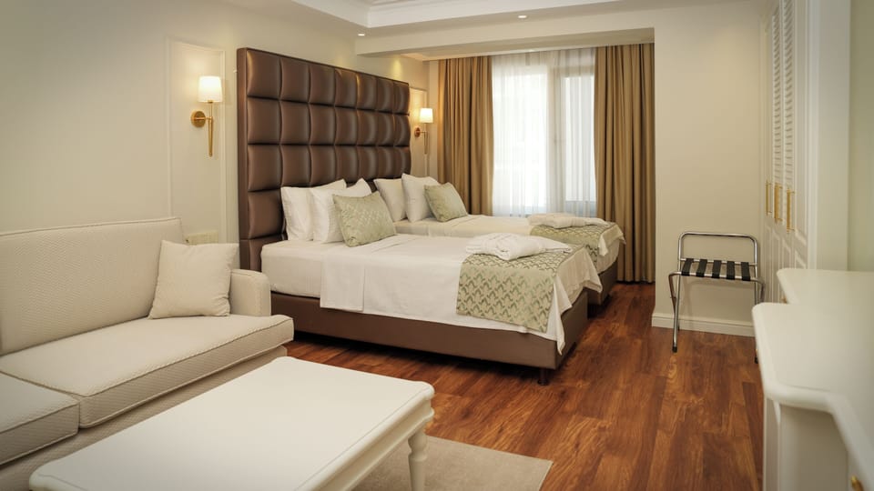 Standard Twin Room | Premium bedding, down comforters, in-room safe, desk