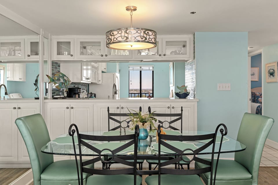 Kitchen and dining area.