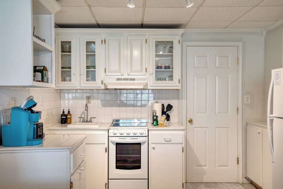 Well-appointed kitchen.