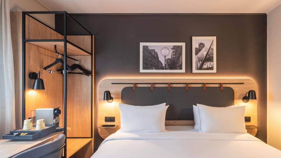 Superior Room, 1 King Bed | Premium bedding, desk, blackout drapes, iron/ironing board (on request)