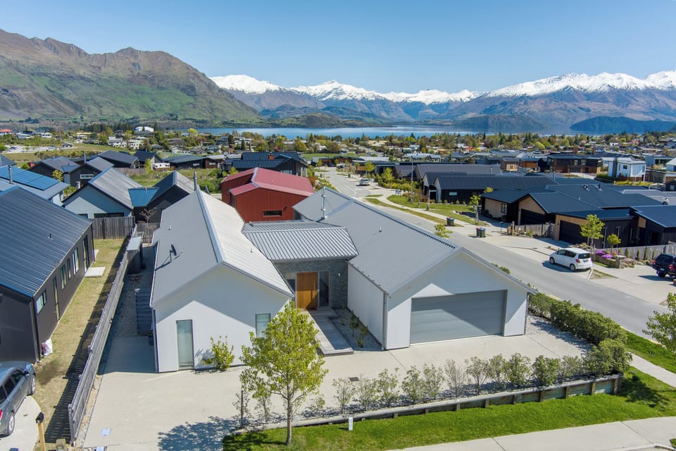 Birds eye view/neighbourhood