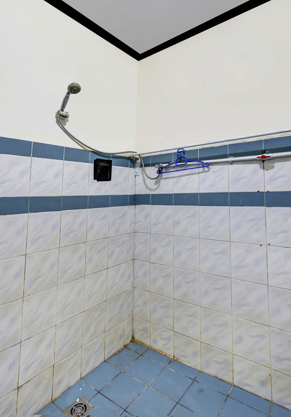 Deluxe Double Room | Bathroom | Shower, towels, soap