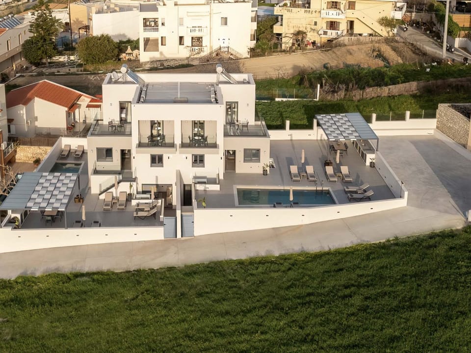 House | 10 bedrooms, soundproofing