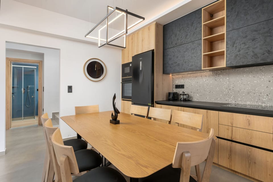 House | 10 bedrooms, soundproofing