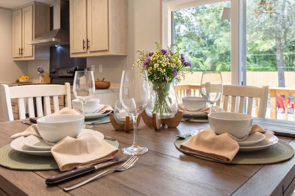 Wine, dine, and unwind. Our dining table is thoughtfully set and waiting for your arrival. Whether it’s a quick breakfast or a slow, multi-course dinner, you’ll find everything you need for a memorable meal.