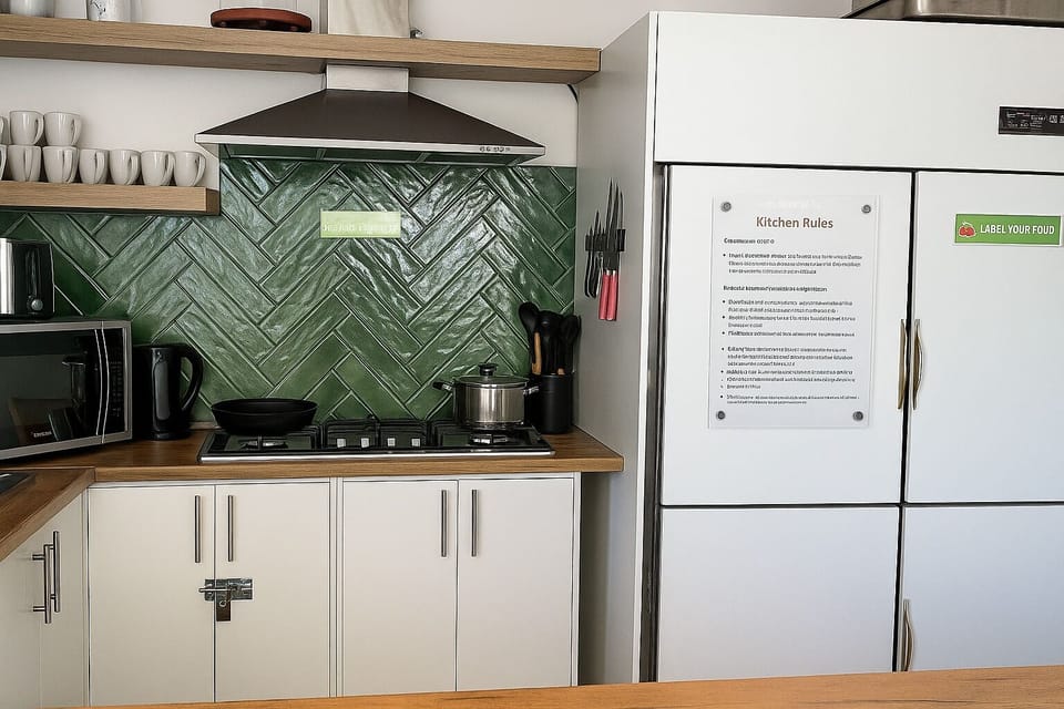 Full-size fridge, microwave, dishwasher, cookware/dishes/utensils