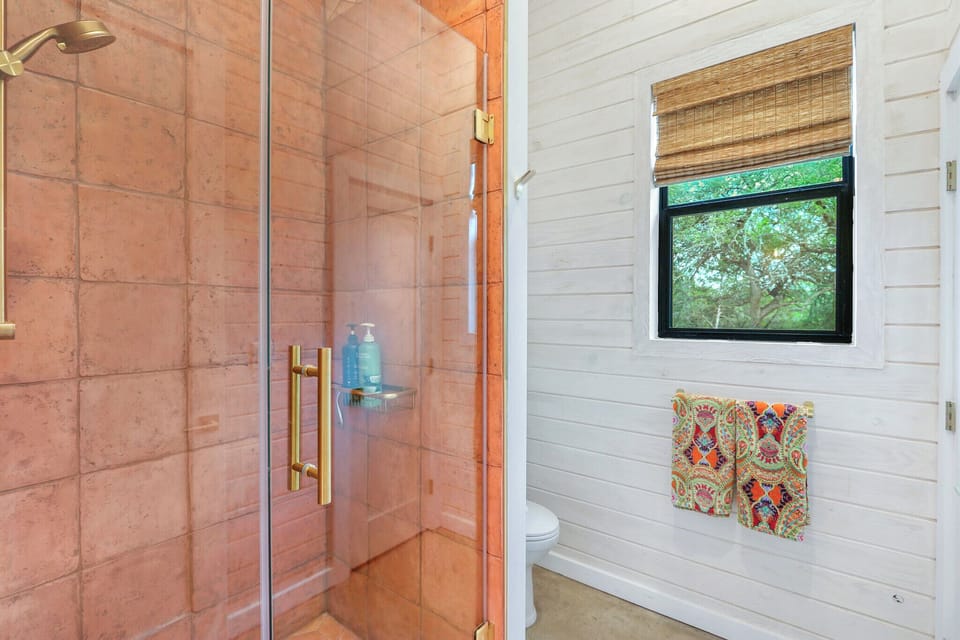 There is a walk in shower