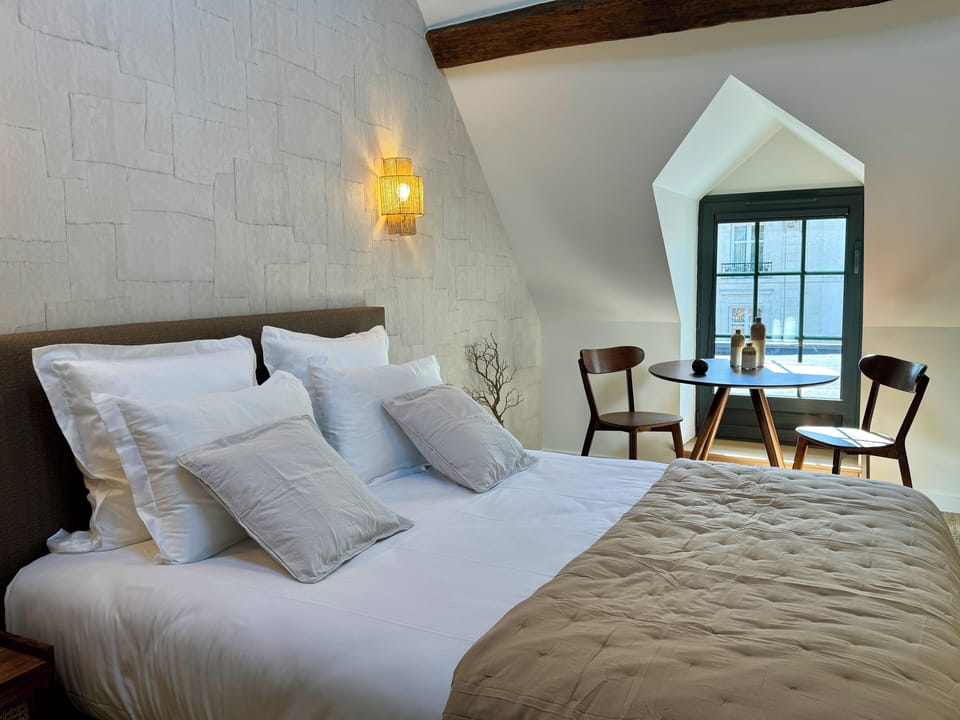 Deluxe Double Room | In-room safe, soundproofing, iron/ironing board, free WiFi