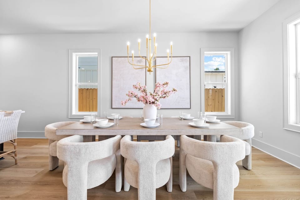 Dining Area with Seating for 8