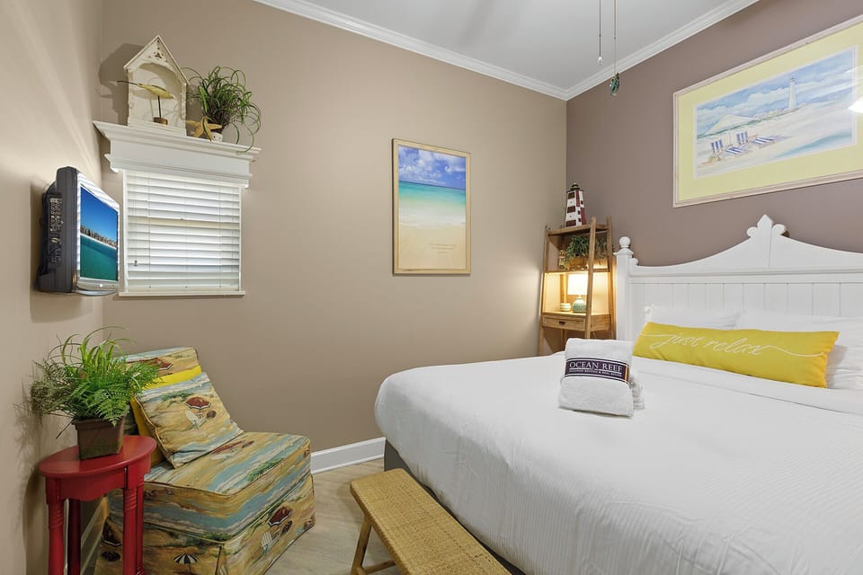 Tides 1411 Guest Bedroom
