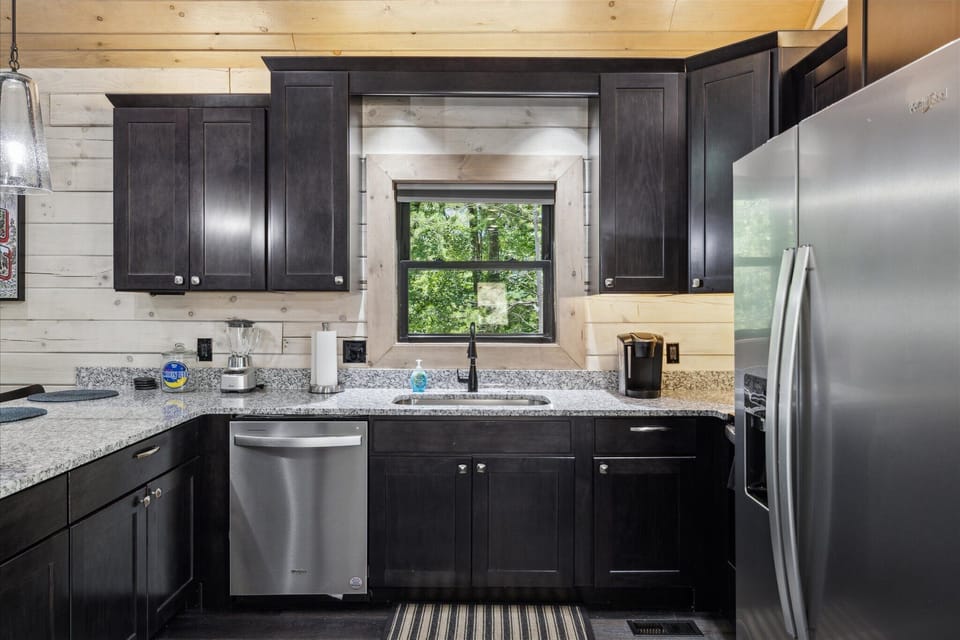 2 Bedroom Gatlinburg Vacation, near Rocky Top Sports World and D