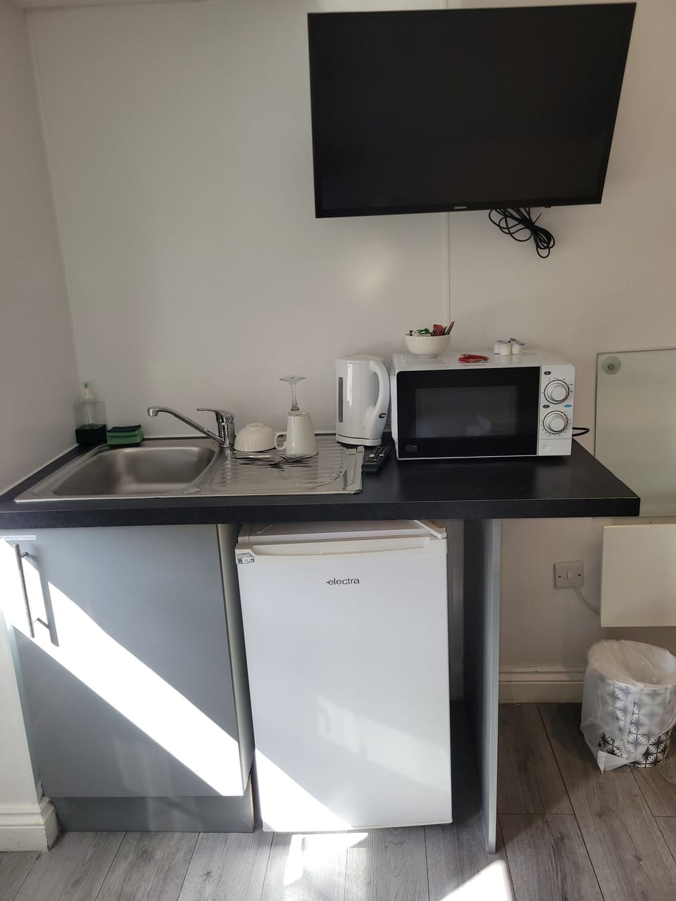 Basic Single Room | Room amenity