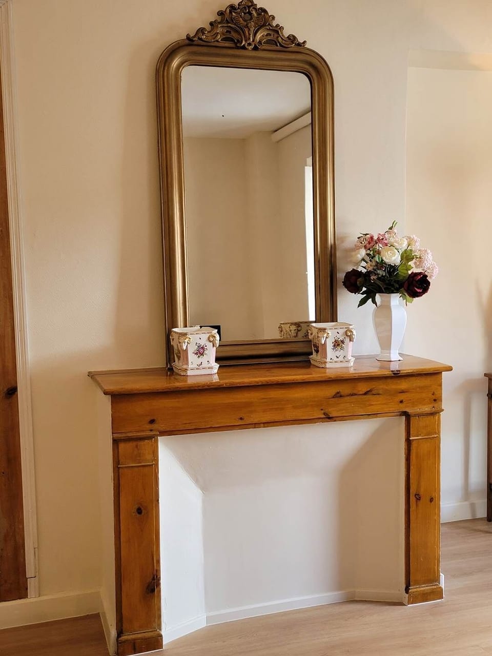 LA-BELLE-SAISON-Luchon-Location-d'appartements-Gentiane-Salon