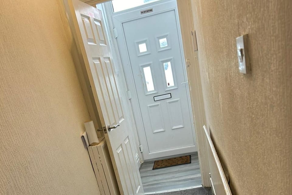 Seaside - House - Sleeps 10 - Parking - Garden House in Blackpool