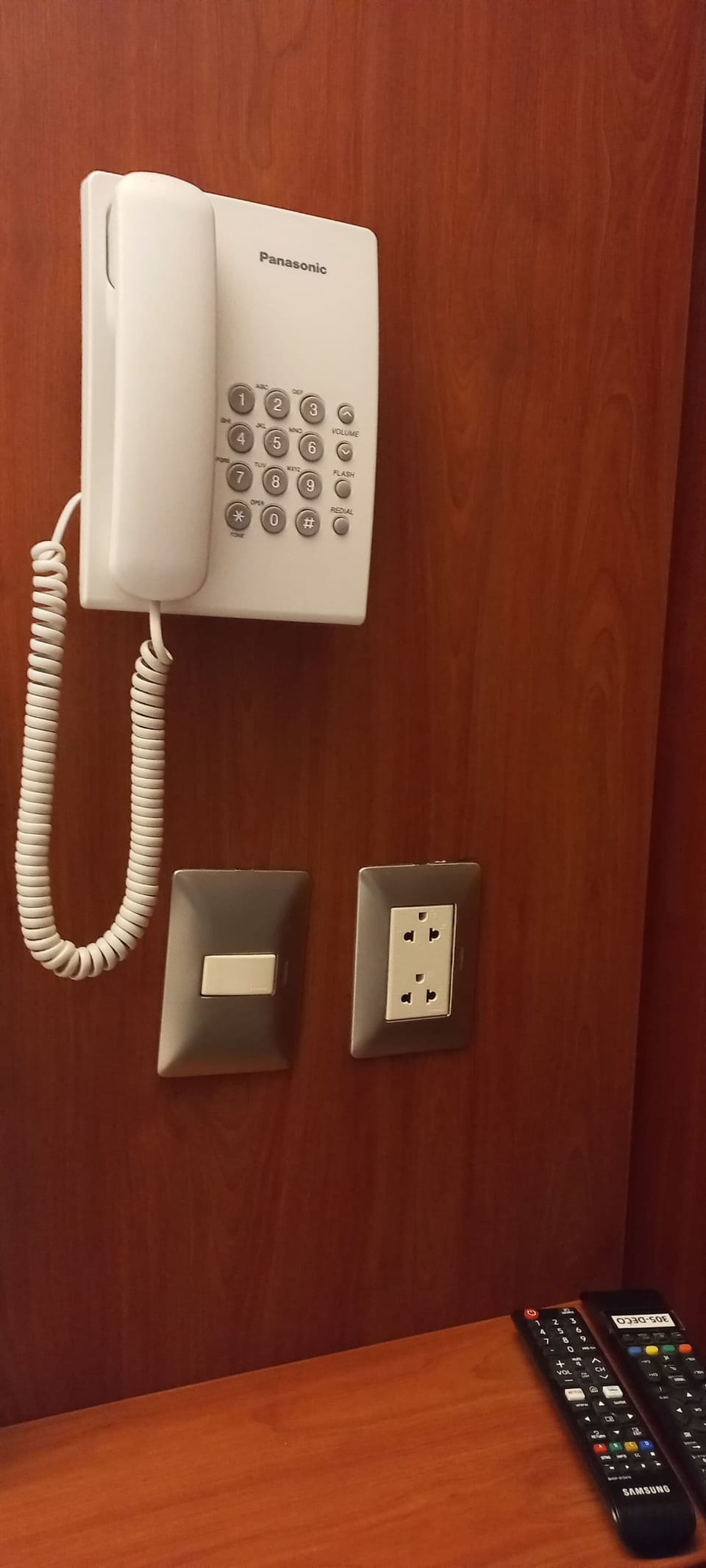 Economy Single Room, 1 Double Bed, Non Smoking | Down comforters, in-room safe, desk, laptop workspace