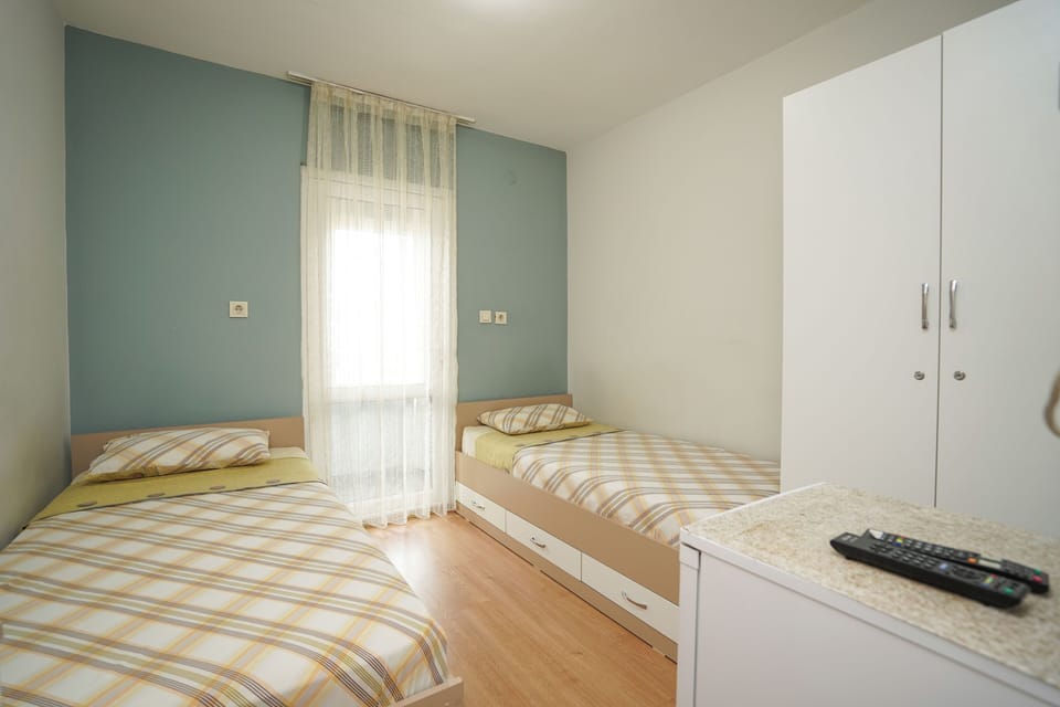 Classic Twin Room | Premium bedding, desk, WiFi (free), bed sheets