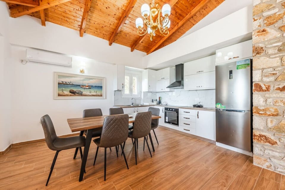 Fully Equipped Kitchen & Dining Area