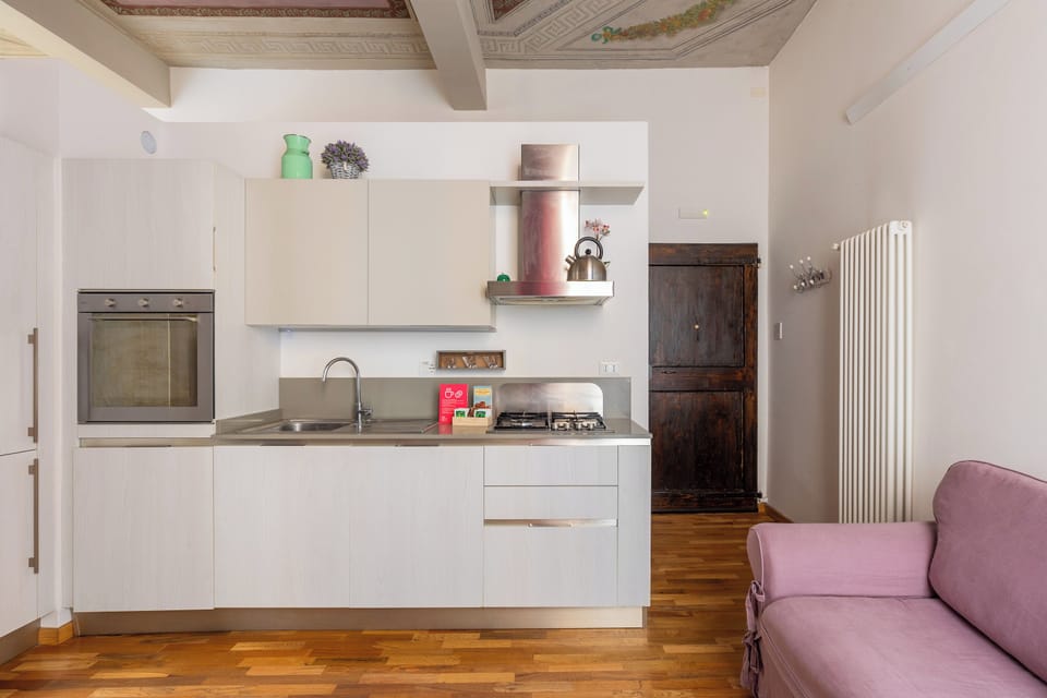 Full-size fridge, oven, dishwasher, espresso maker