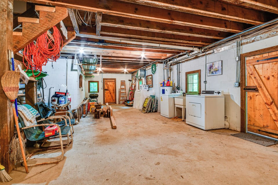 Basement Level | Laundry Area