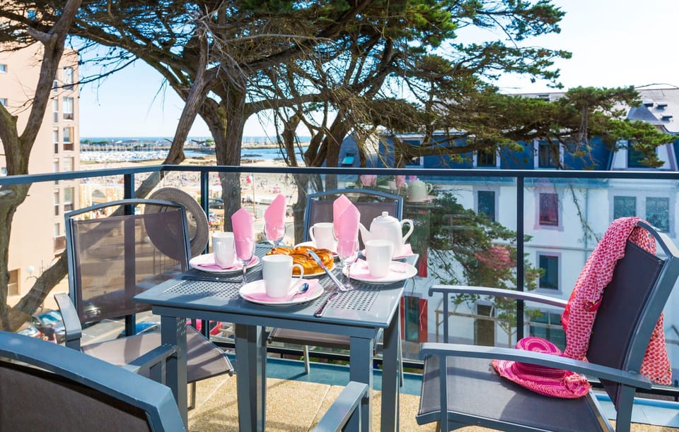 Breathe the sea breeze on your balcony or terrace - on request only!