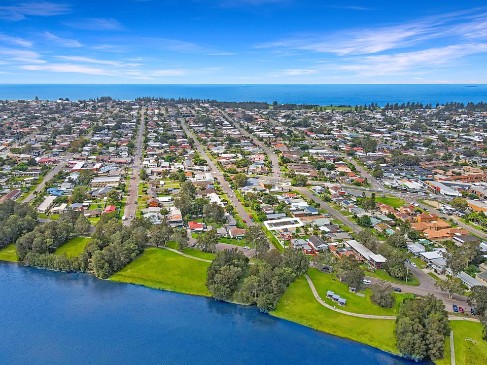 tuggerah lake / long jetty foreshore 