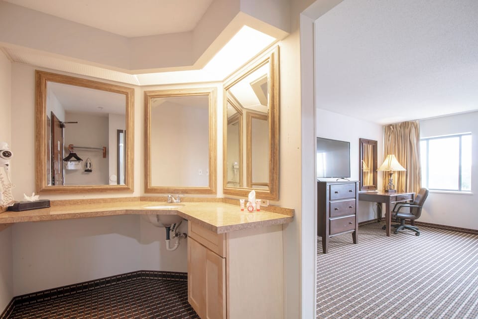 Premium Room, 2 Queen Beds, Non Smoking | Bathroom | Free toiletries, hair dryer, towels