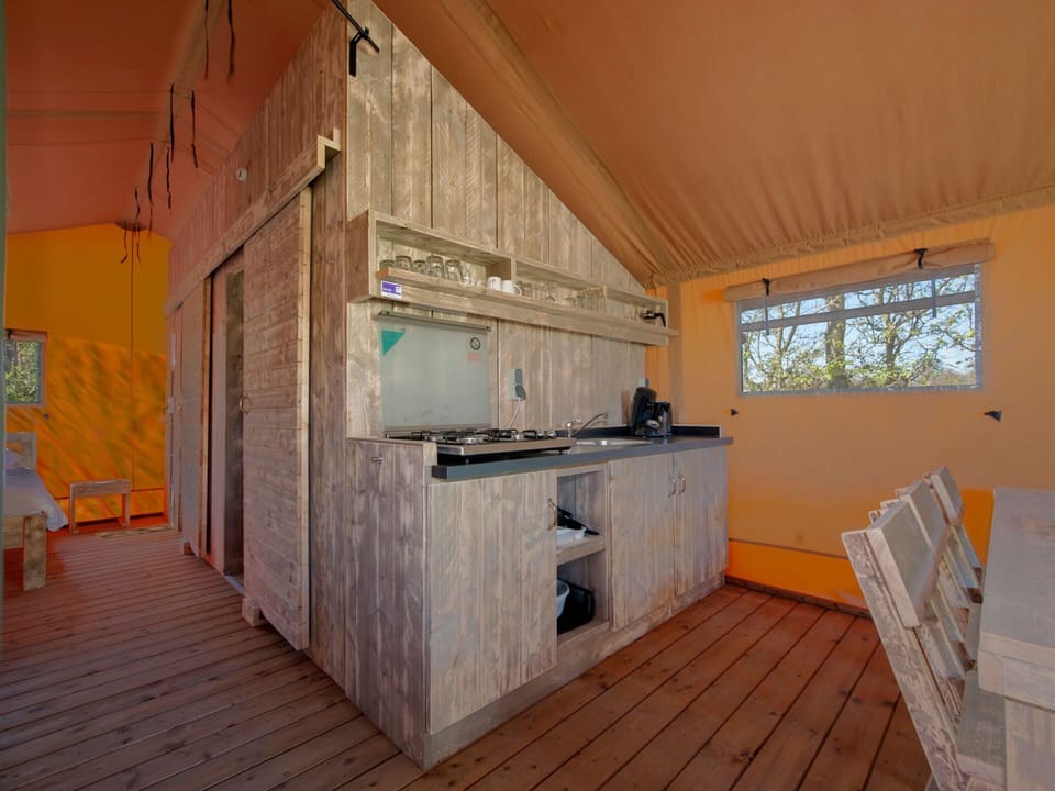 Tent | Exterior