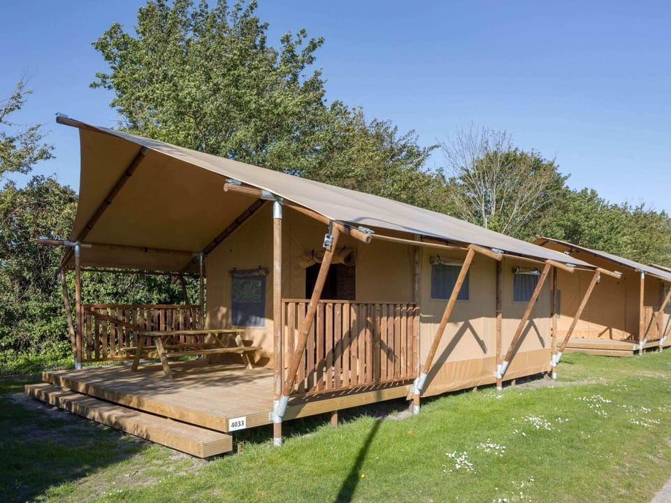 Tent | Exterior