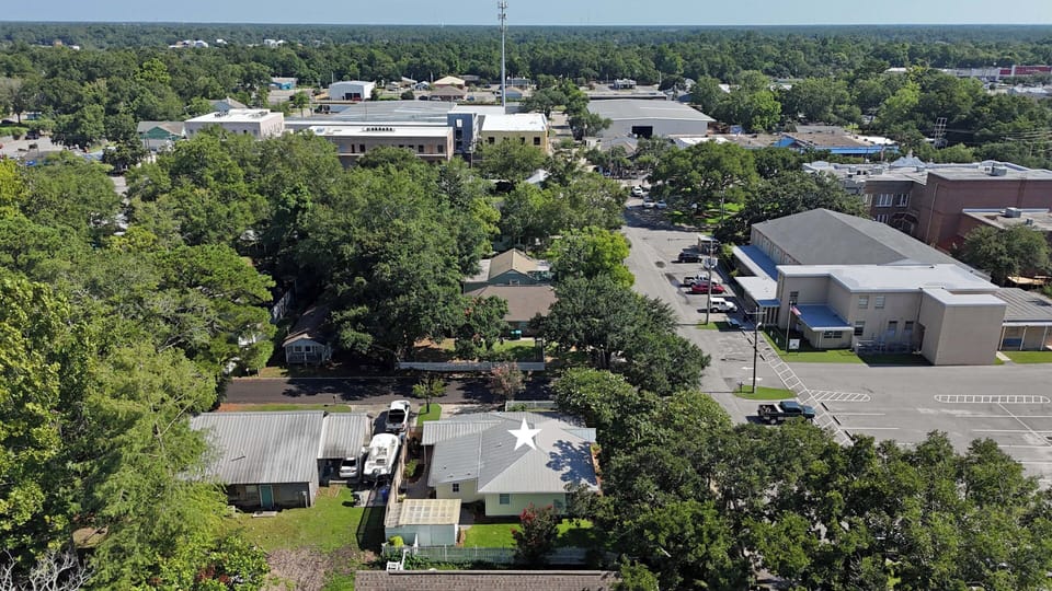 The Lemonade Stand - in the heart of Ocean Springs
