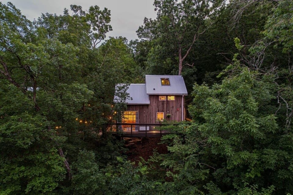 Welcome to Redbud Treehouse!