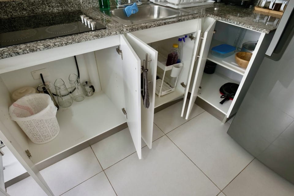 Comfort Apartment, Beach View | Private kitchen