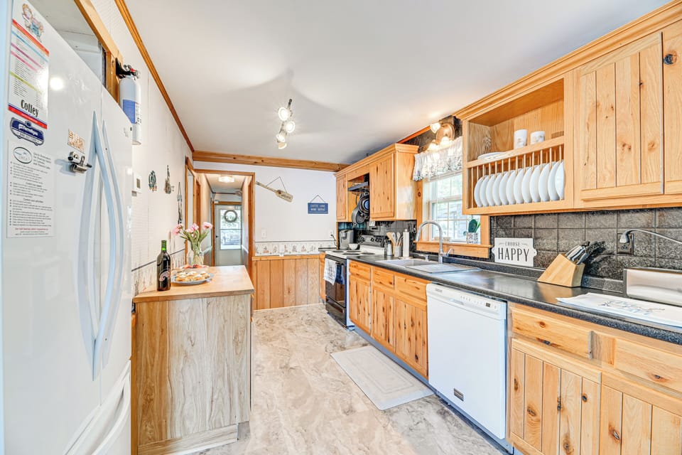 Kitchen | 1st Floor | Cooking Basics | Stove/Oven