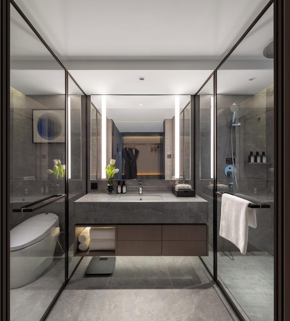 Business Twin Room | Pillowtop beds, desk, blackout drapes, soundproofing