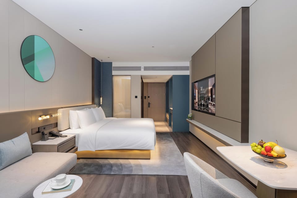 Senior Single Room, City View | Pillowtop beds, desk, blackout drapes, soundproofing