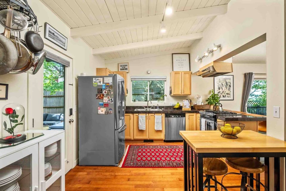 "Very nicely decorated. Very spacious with room for 4 adults and 3 kids." - Mike