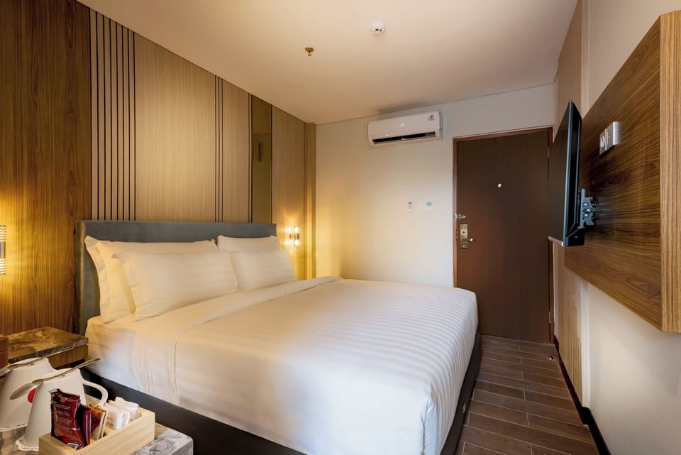 Superior Double or Twin Room | In-room safe, desk, WiFi (free), bed sheets