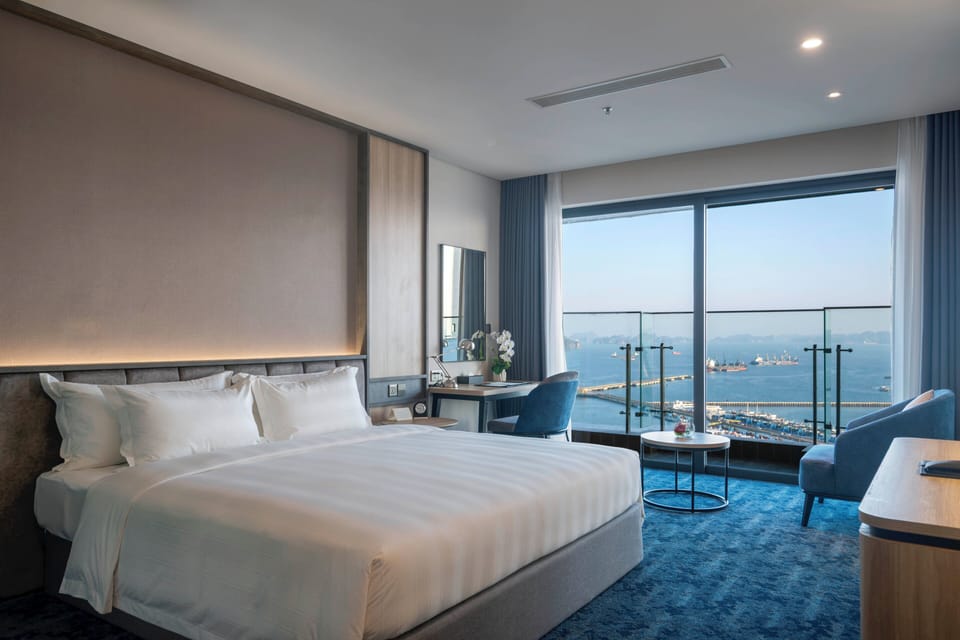 Premier Suite, 1 King Bed, Ocean View | Premium bedding, minibar, in-room safe, desk