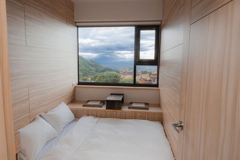 Double Room, Partial Sea View | Laptop workspace, free WiFi