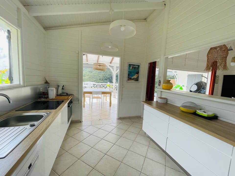 fully equipped kitchen