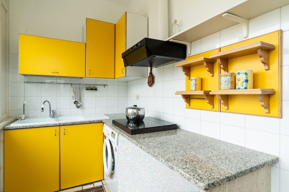 Apartment, Garden View | Private kitchen | Electric kettle