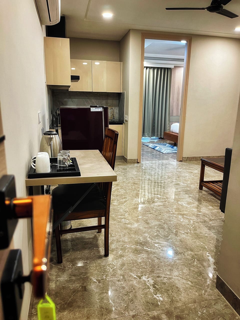 Premium Studio Suite, Balcony, City View | Living area