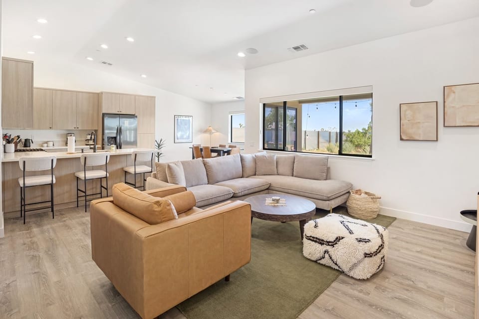 House, 3 Bedrooms | Living area