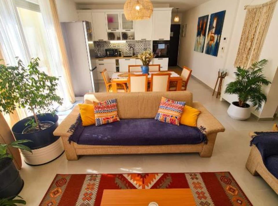 Apartment (Apartment Torre Senj - Two Bedroom Ap) | Living room | 32-inch flat-screen TV with satellite channels