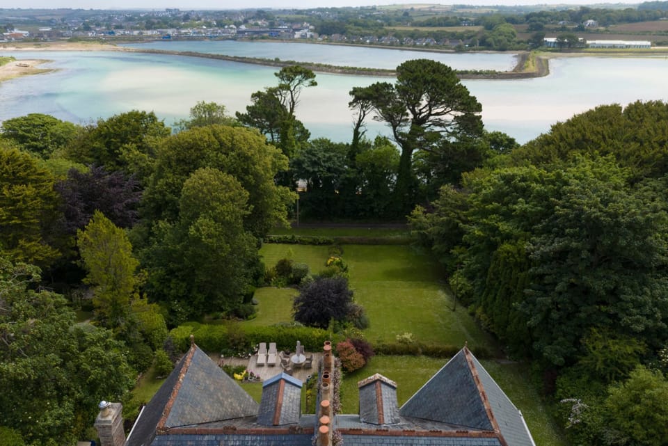 The Elms Garden and Estuary view - The Elms