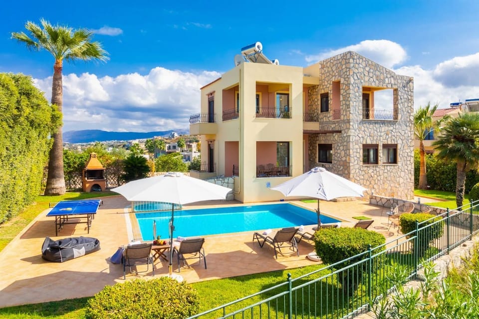 Beautiful villa with private pool and terrace with sea views