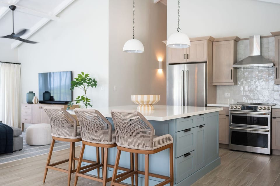 all new, high-end appliances