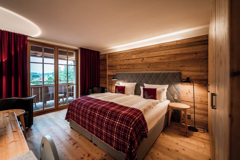 Superior Double Room (Geigelstein) | Premium bedding, free minibar, in-room safe, desk