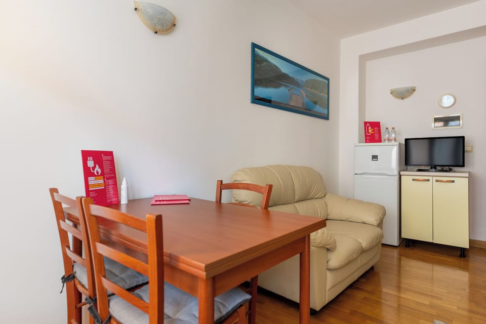 Condo | Dining room