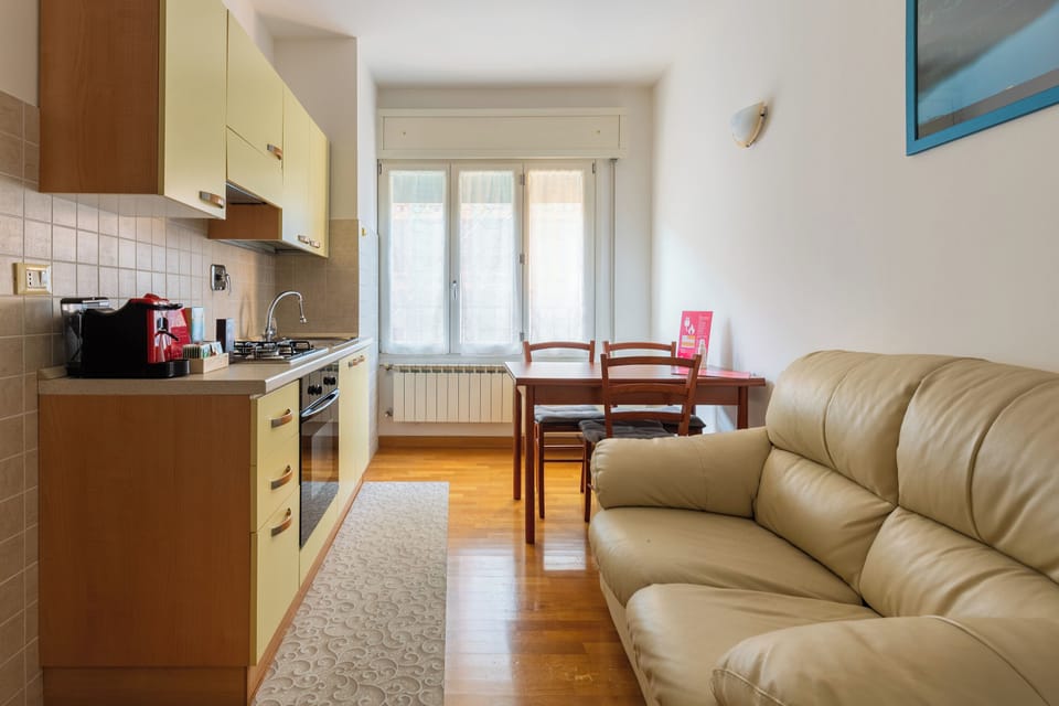 Condo | Living area | 40-inch TV with digital channels