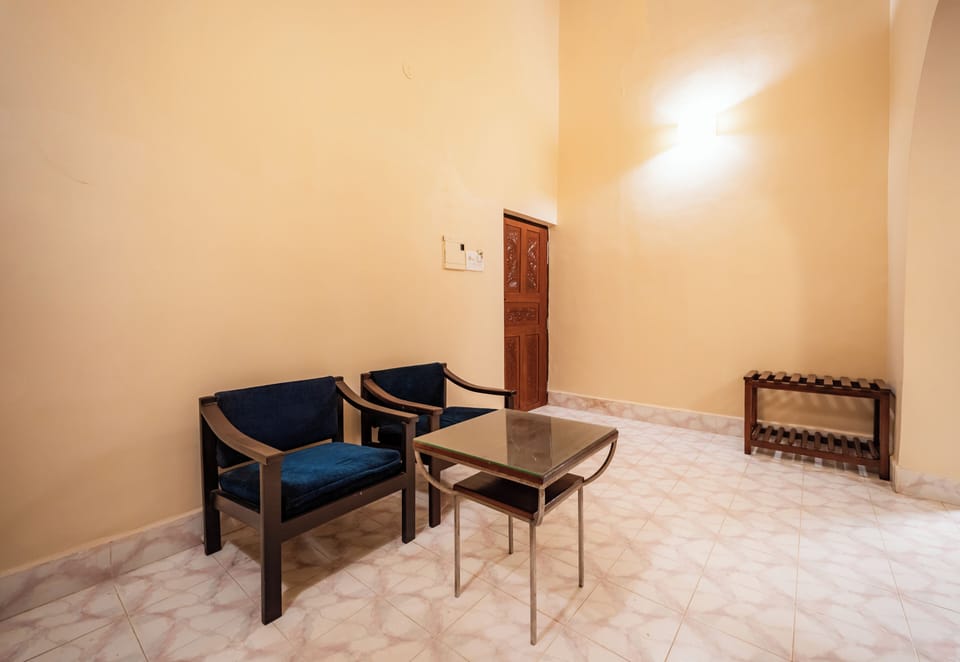 Premium Room | In-room safe, desk, blackout drapes, iron/ironing board